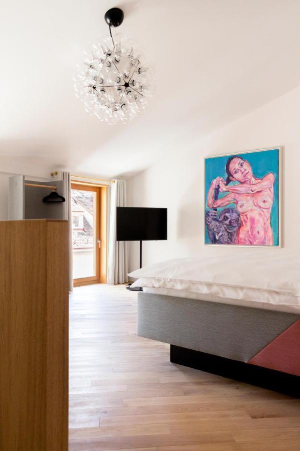 Kai 36 - Hotel Zwischen Fels Und Fluss Грац Екстер'єр фото Installation view of the exhibition "The Body in Art", 2016