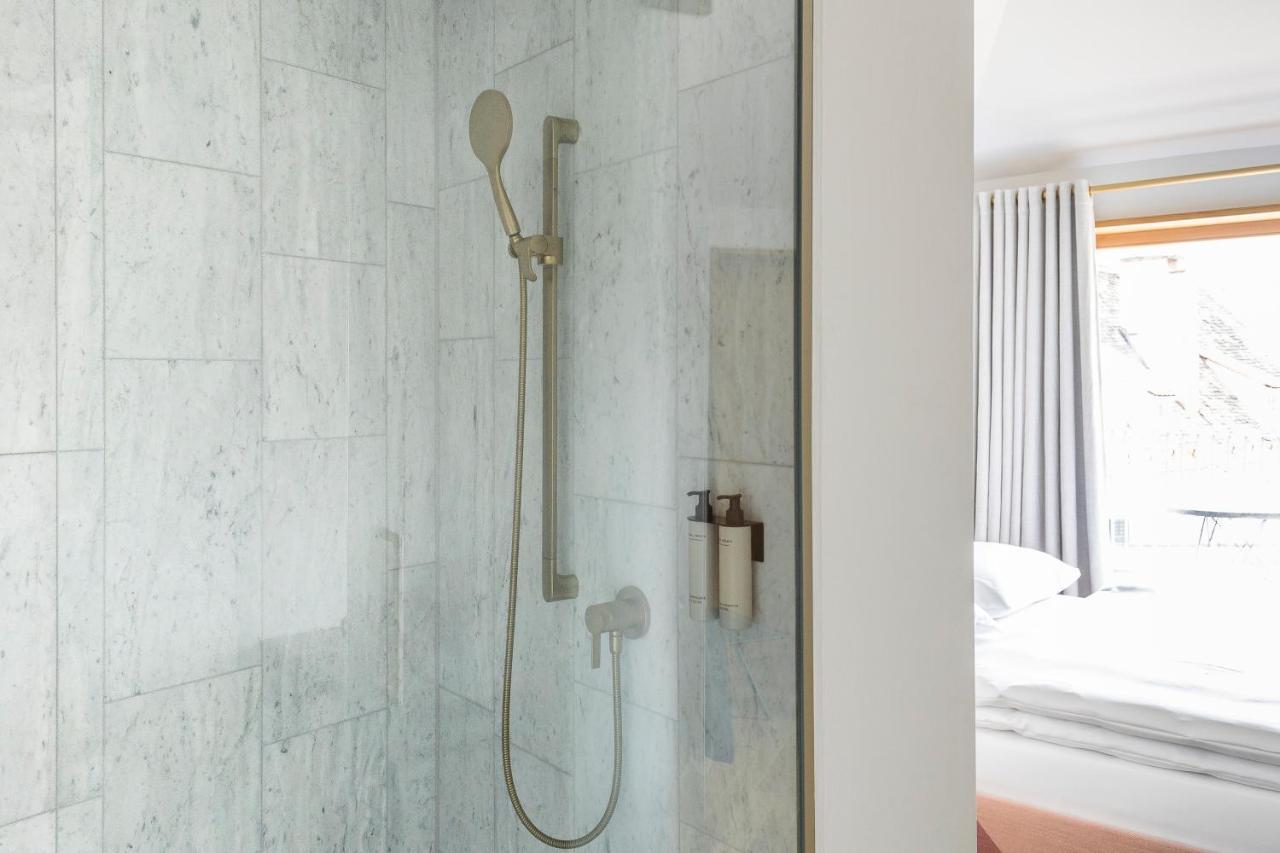 Kai 36 - Hotel Zwischen Fels Und Fluss Грац Екстер'єр фото A shower
