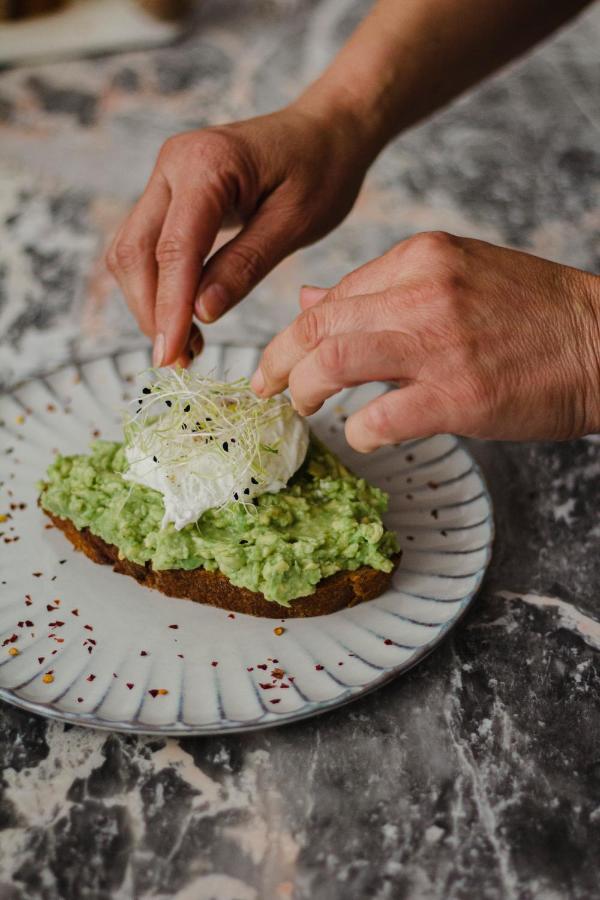 Kai 36 - Hotel Zwischen Fels Und Fluss Грац Екстер'єр фото Avocado toast