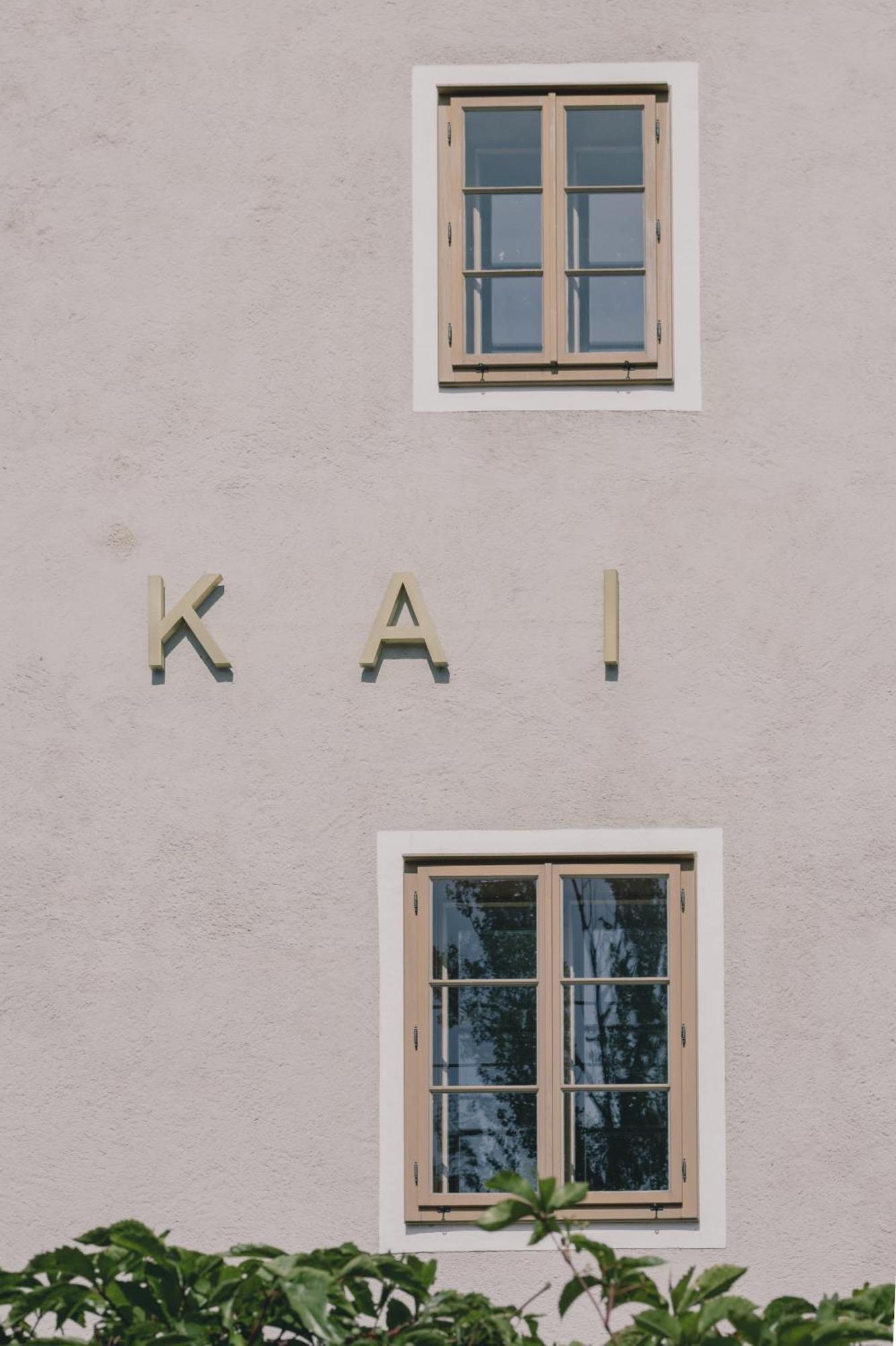 Kai 36 - Hotel Zwischen Fels Und Fluss Грац Екстер'єр фото The name of the house on the wall